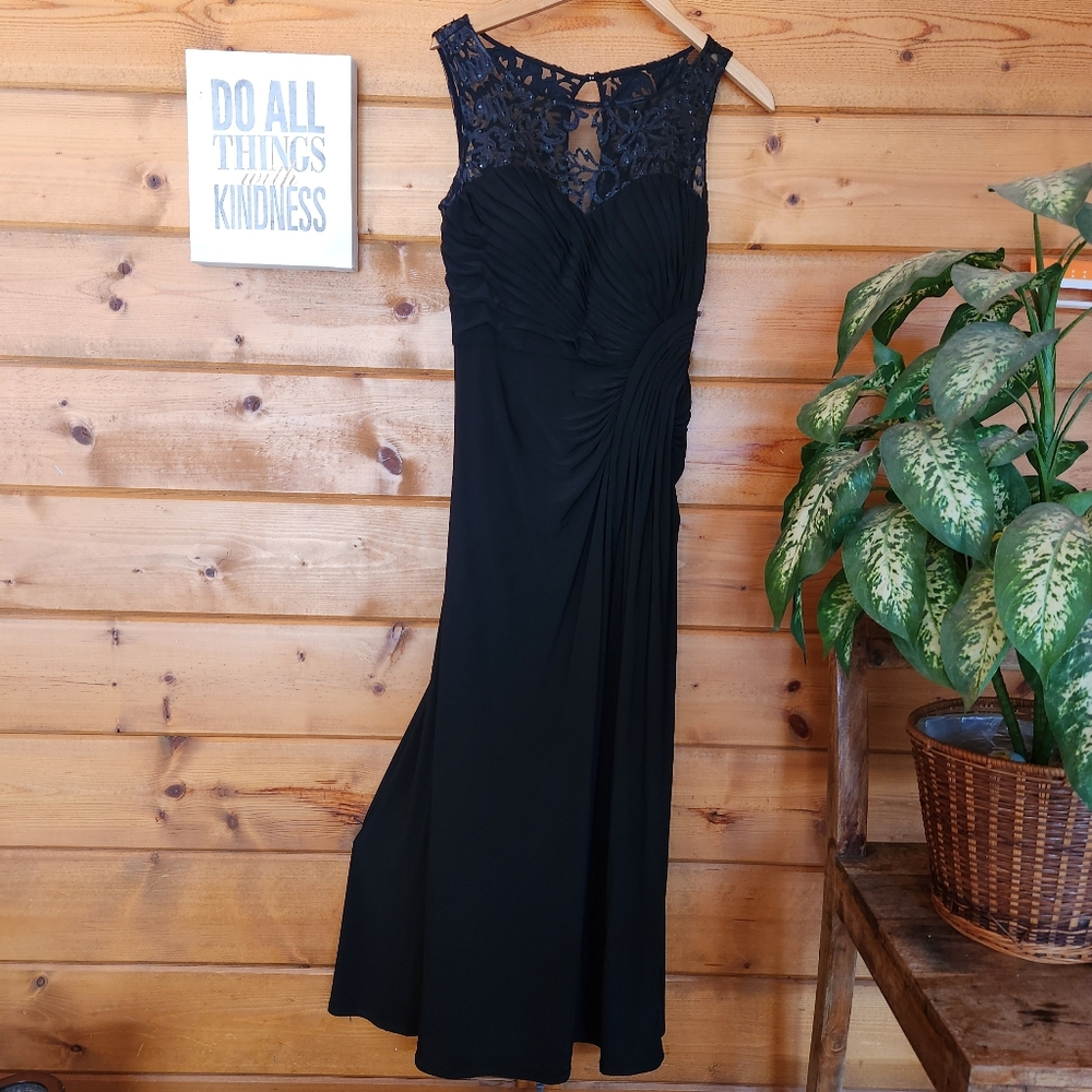 Ignite Evenings Carol Lin Gown Formal Maxi Dress Ruched Floral Lace Stretch Sz 6